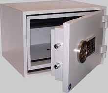 Sejfy domowe, Sejfy na bro�